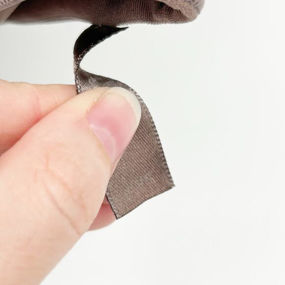 Skims Womens Minimalist Essential Crewneck Sleeveless Bodysuit XXS / XS Taupe - Picture 5 of 7